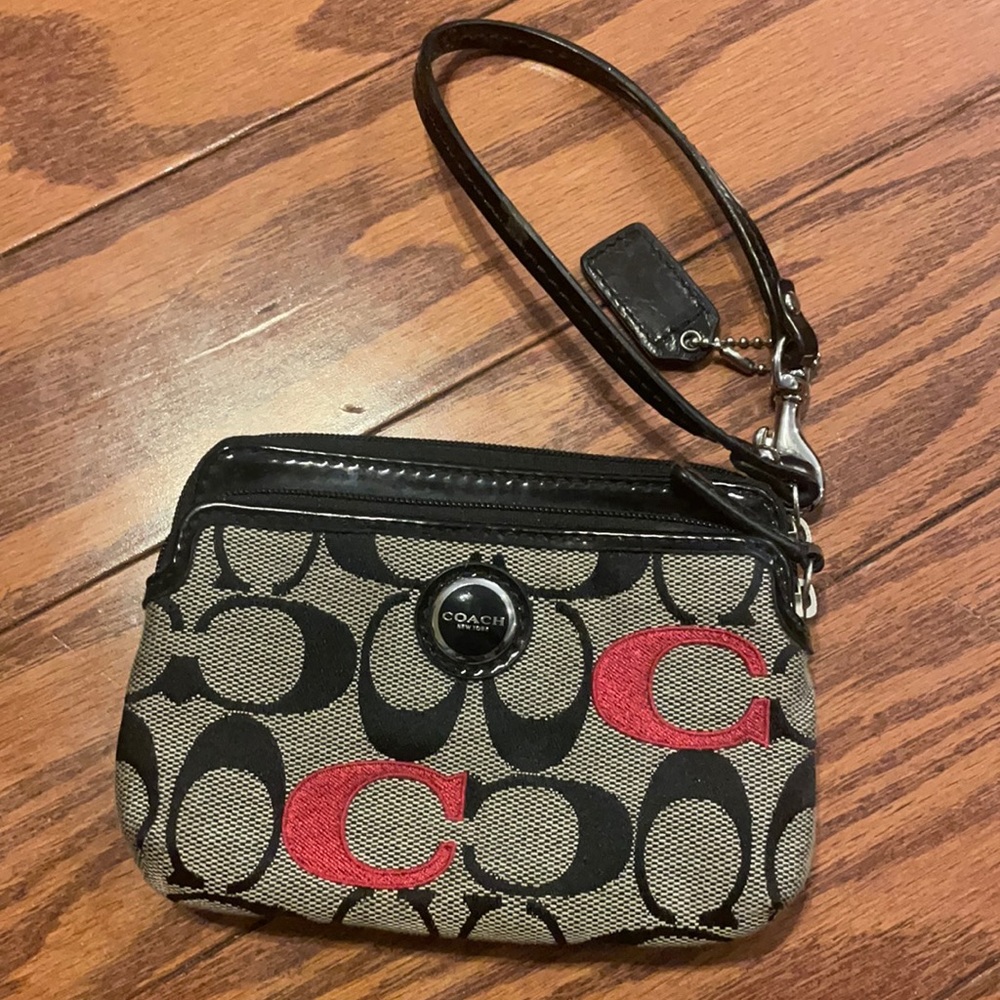 Couch wristlet